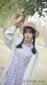 清晰美发有鞭子的小女孩