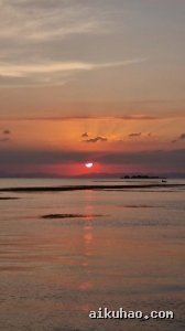 太阳下山的海边美景